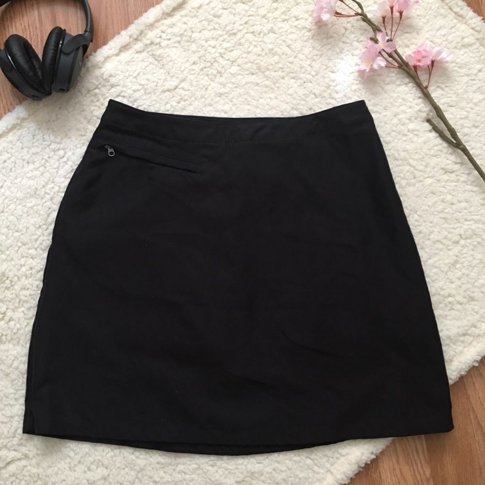 Patagonia Duway Black Skort/ Skirt size 6